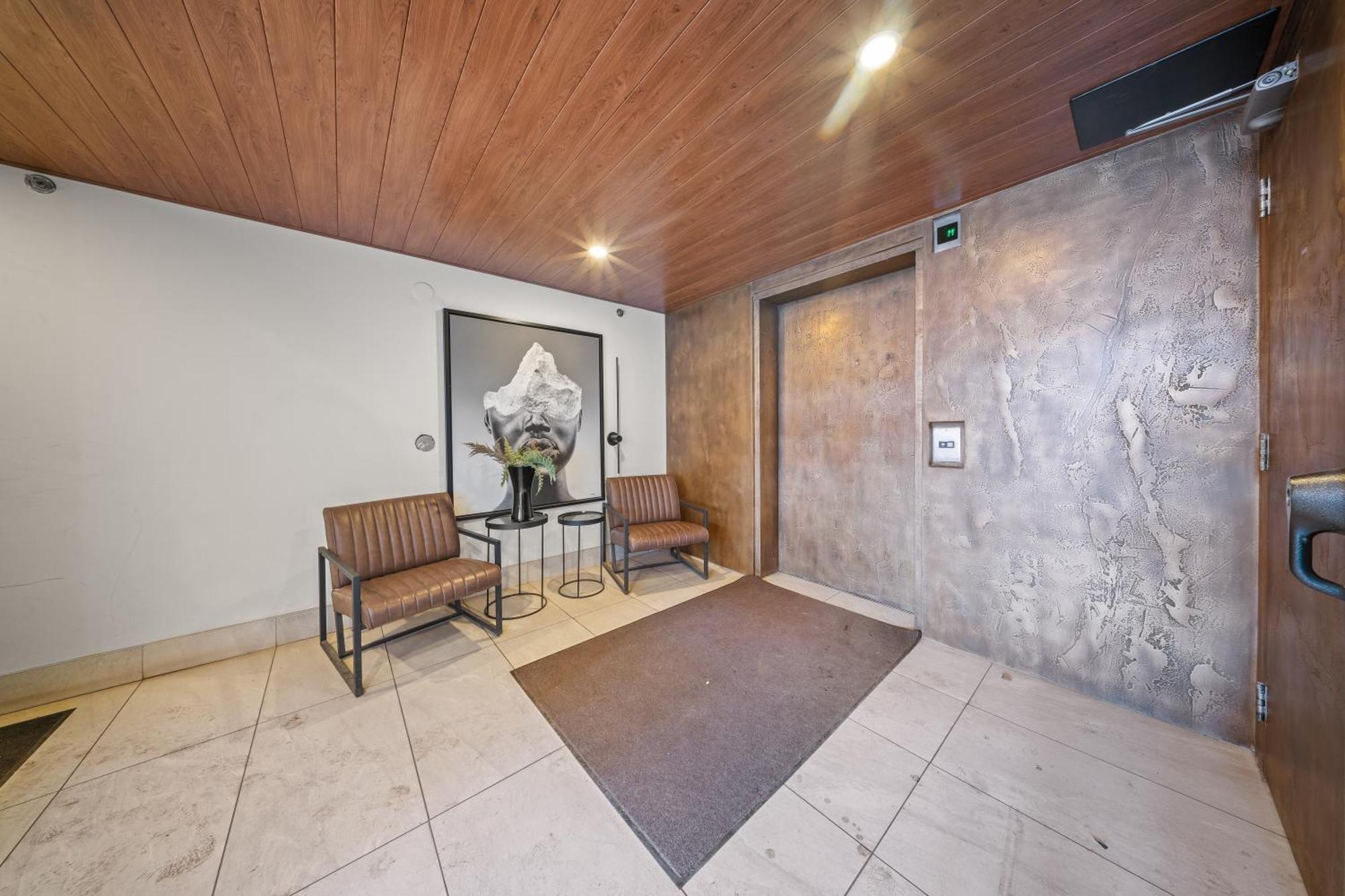 Ice District 2bed Condo, Rogers Place Apartment *