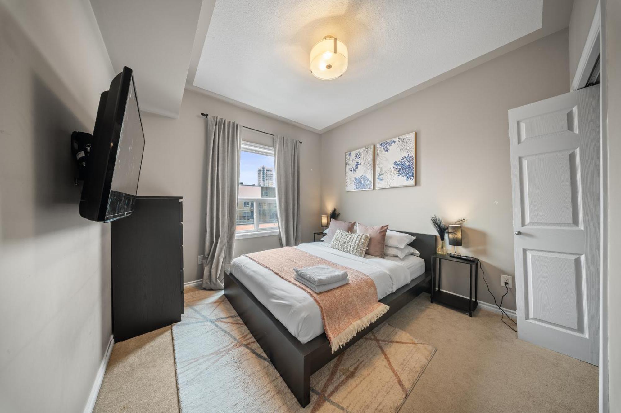 Apartment Ice District 2bed Condo, Rogers Place *
