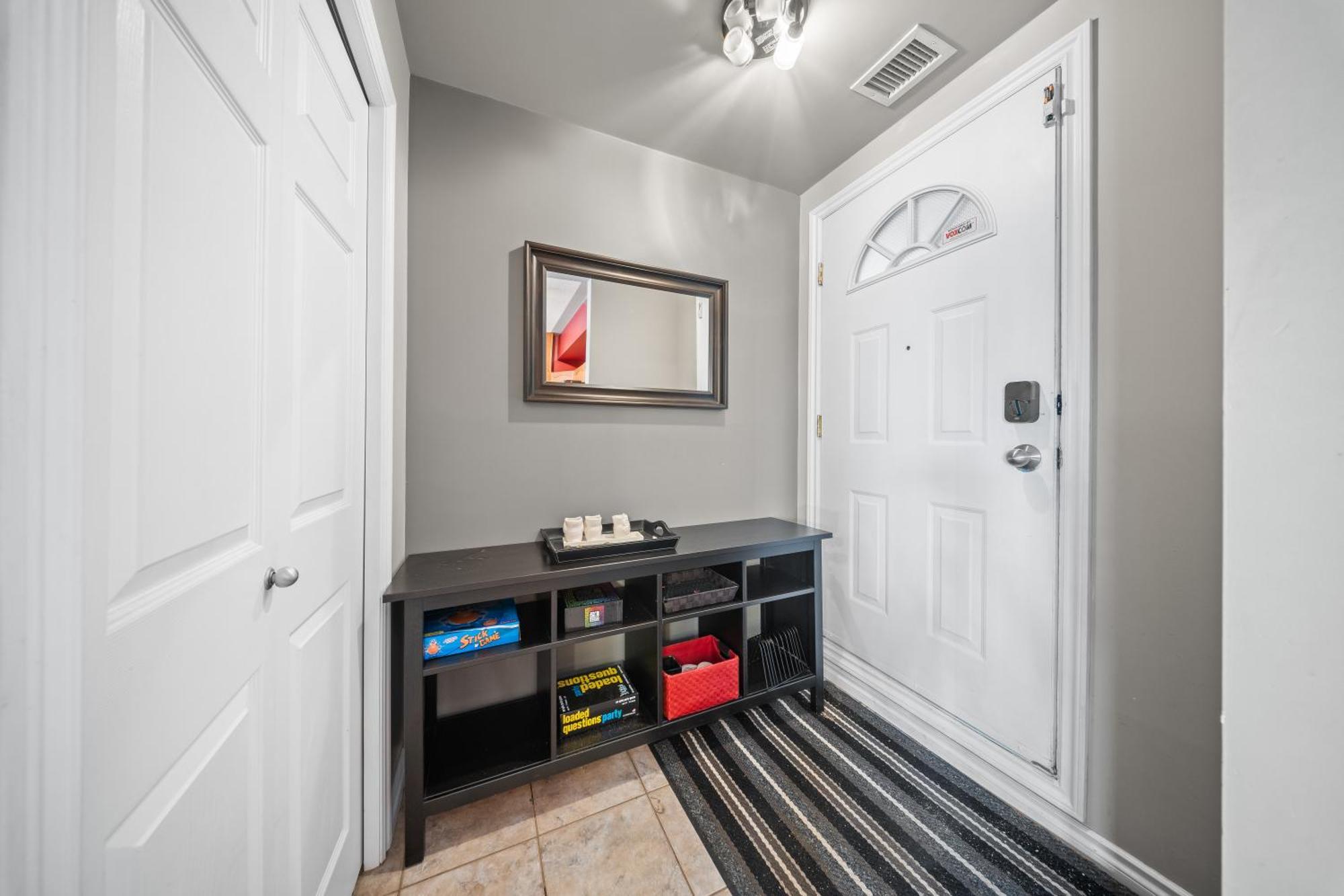 Apartment Ice District 2bed Condo, Rogers Place Edmonton