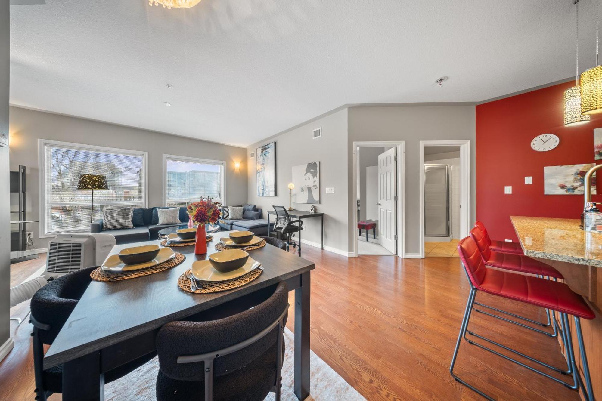 Apartment Ice District 2bed Condo, Rogers Place